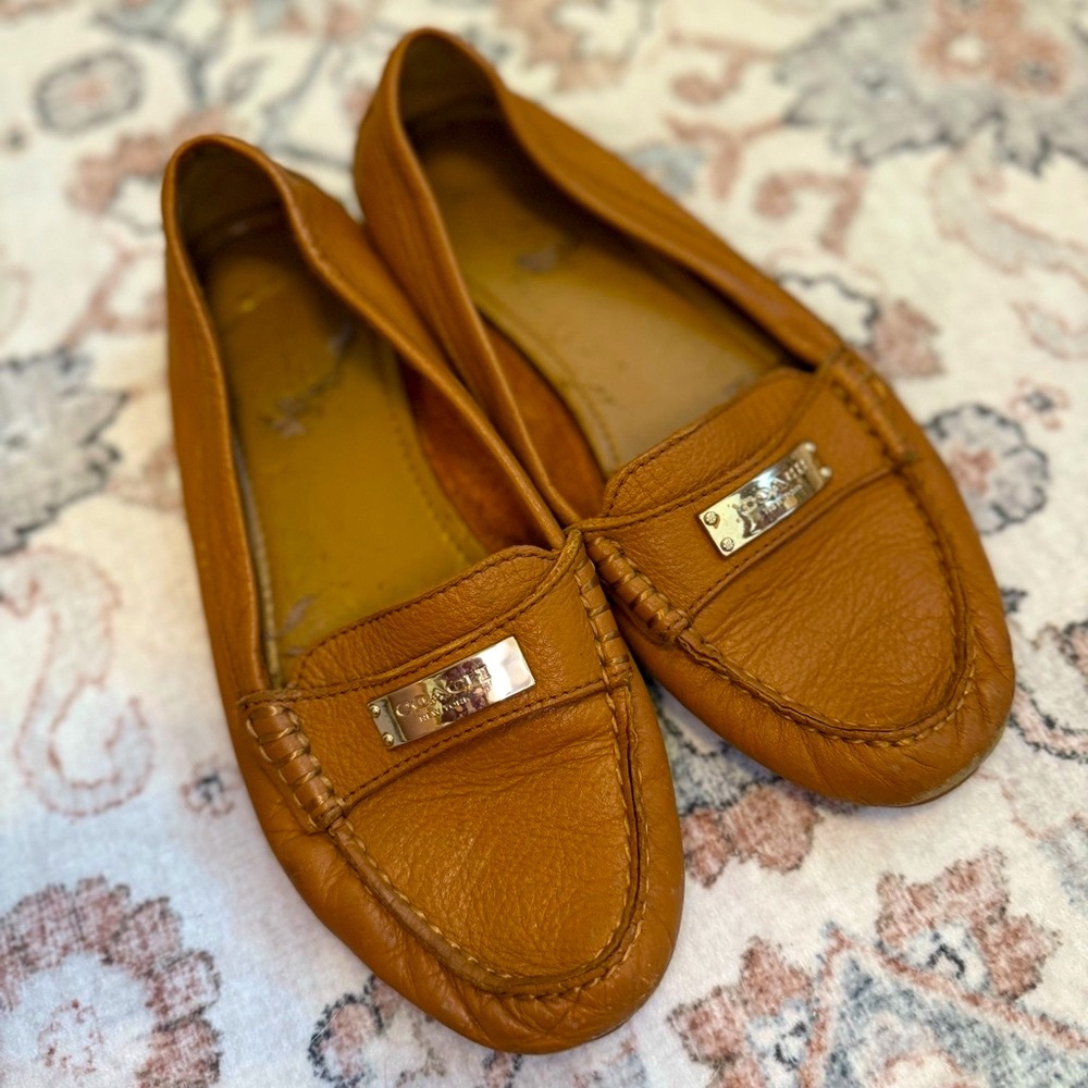 COACH Fredrica Tan Soft Pebbled Leather Driving Moc Flat Loafers Size 6.5
